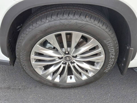 2026 Toyota Highlander Platinum