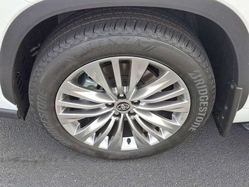 2026 Toyota Highlander Platinum