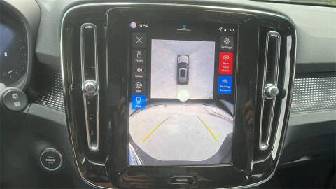 2026 Volvo XC40 B5 Ultra Black Edition