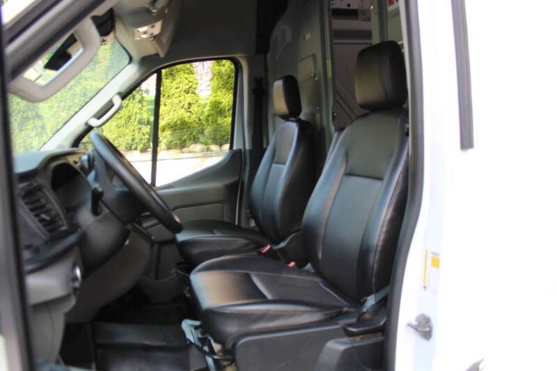 2022 Ford Transit 250