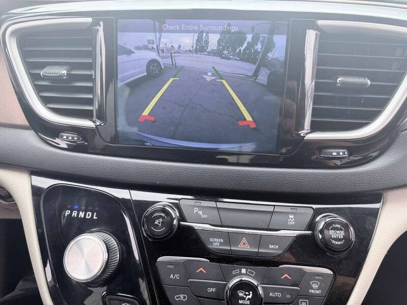 2017 Chrysler Pacifica Touring-L