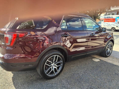 2018 Ford Explorer Sport