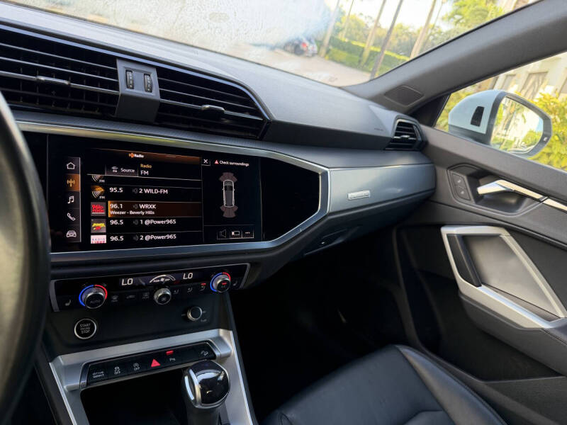 2023 Audi Q3 quattro S line Premium 45 TFSI