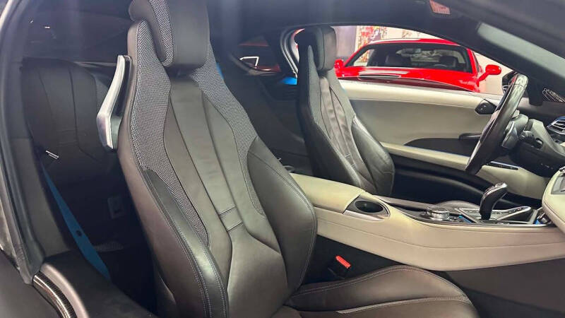 2016 BMW i8