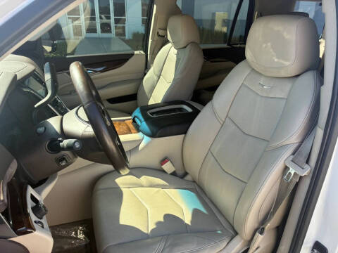 2017 Cadillac Escalade Standard