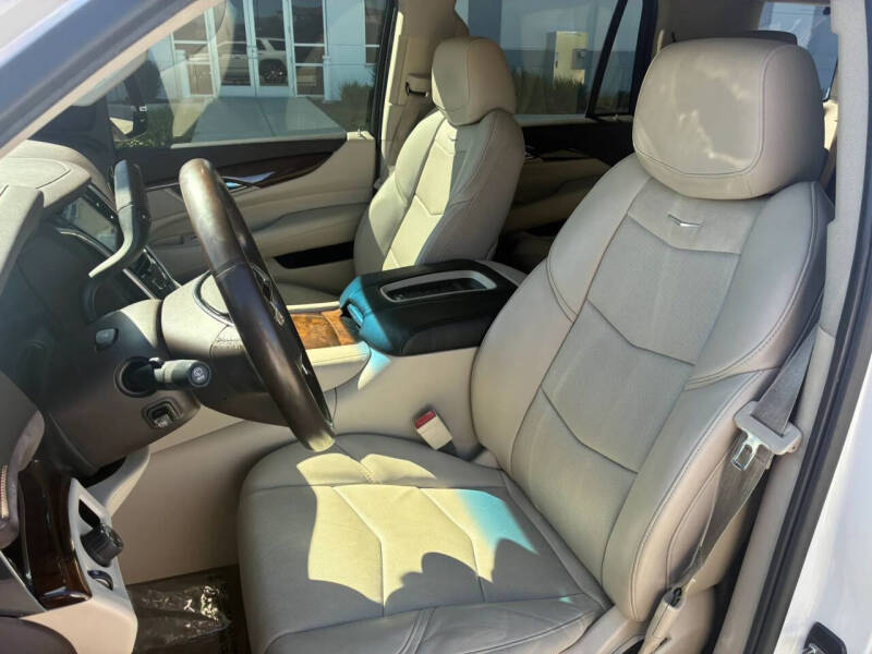 2017 Cadillac Escalade Standard