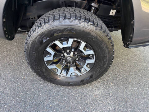 2017 Toyota Tacoma SR