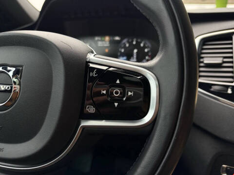 2018 Volvo XC90 T6 Momentum