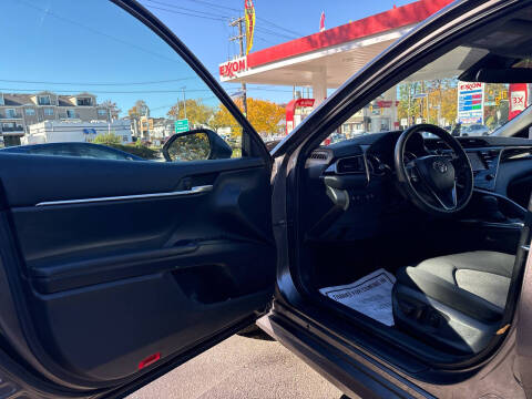 2020 Toyota Camry Hybrid LE