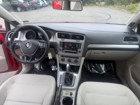 2015 Volkswagen Golf TSI SE