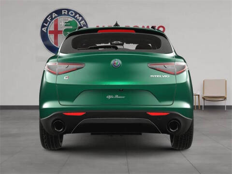 2025 Alfa Romeo Stelvio Intensa