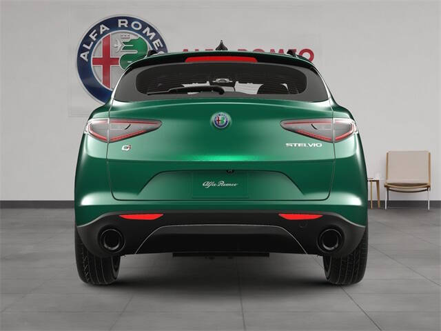 2025 Alfa Romeo Stelvio Intensa