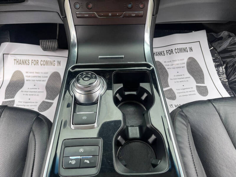 2020 Ford Edge Titanium