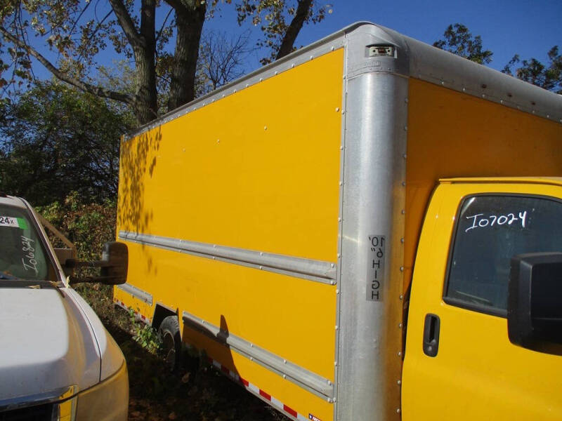 2017 Savana Cutaway Box Van