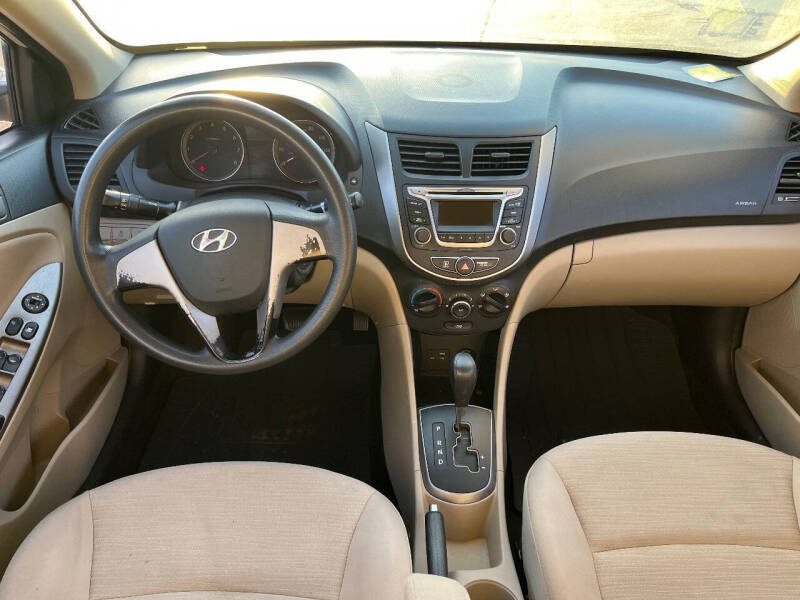 2016 Hyundai Accent SE