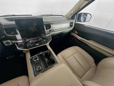 2023 Ford Expedition MAX XLT