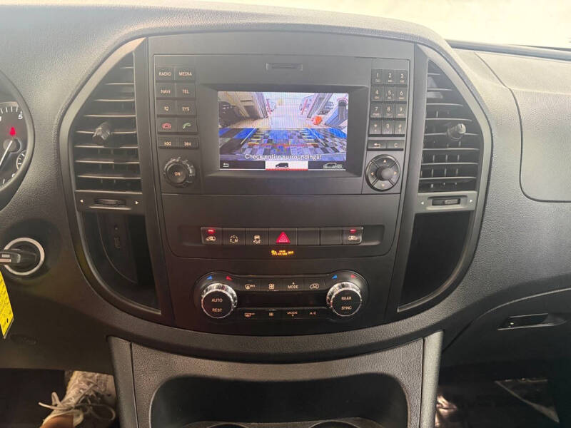 2016 Mercedes-Benz Metris Passenger