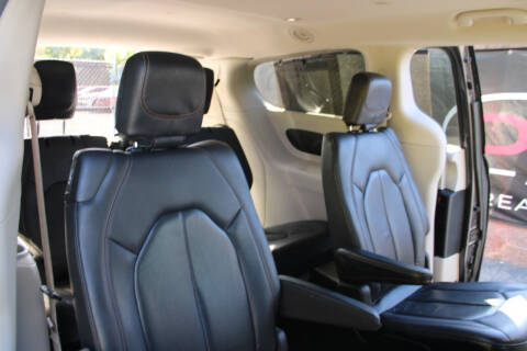 2020 Chrysler Pacifica Touring L