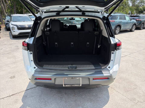 2026 Nissan Pathfinder SL