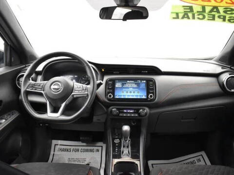 2023 Nissan Kicks SR