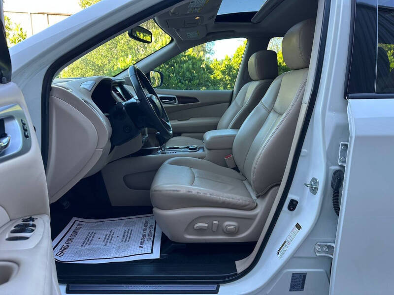 2017 Nissan Pathfinder Platinum