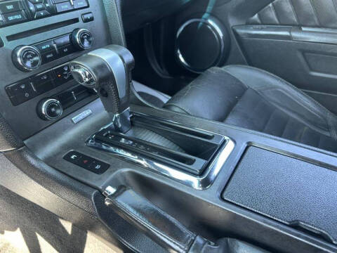 2011 Ford Mustang V6