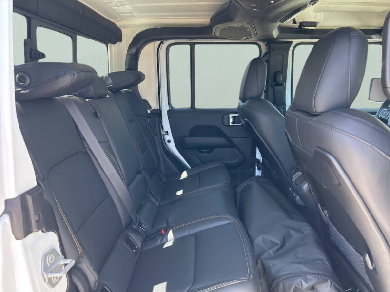2026 Jeep Gladiator Sahara