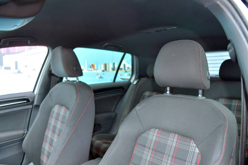 2017 Volkswagen Golf GTI S