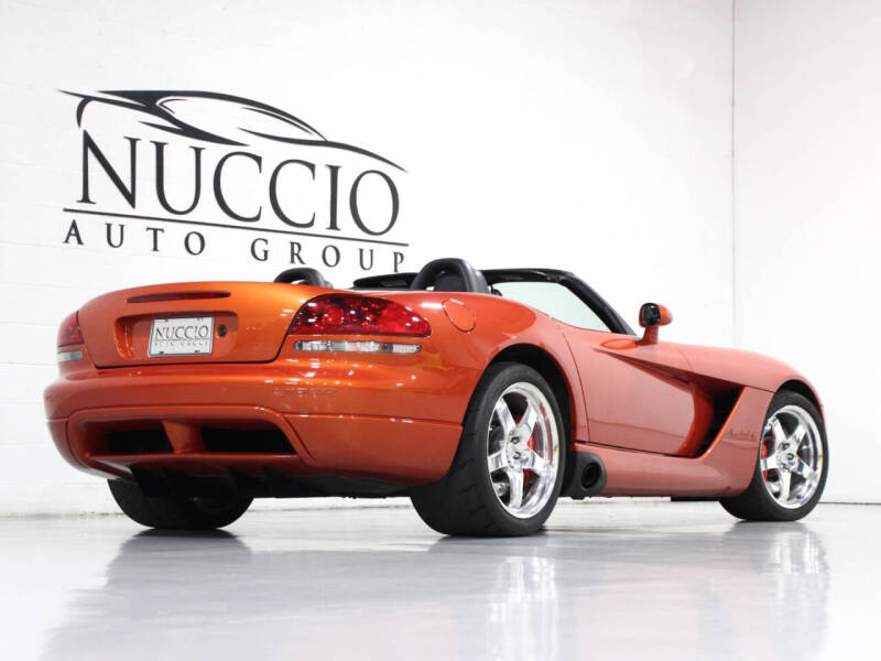 2005 Dodge Viper SRT-10