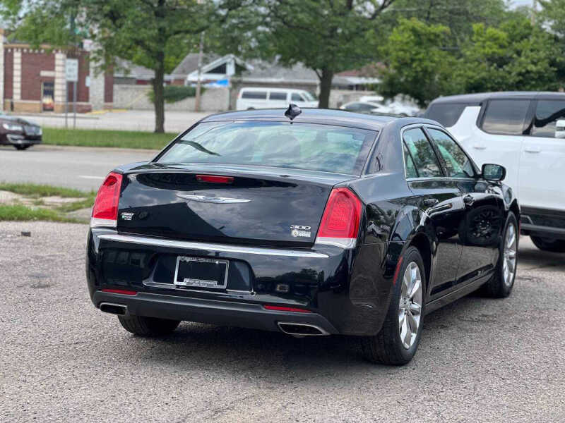 2018 Chrysler 300 Touring