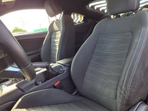 2015 Ford Mustang EcoBoost Premium