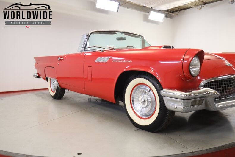 1957 Ford Thunderbird