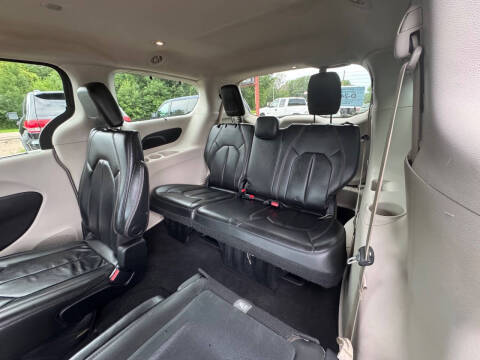 2017 Chrysler Pacifica Touring-L