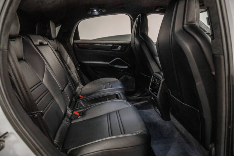 2023 Porsche Cayenne Turbo GT