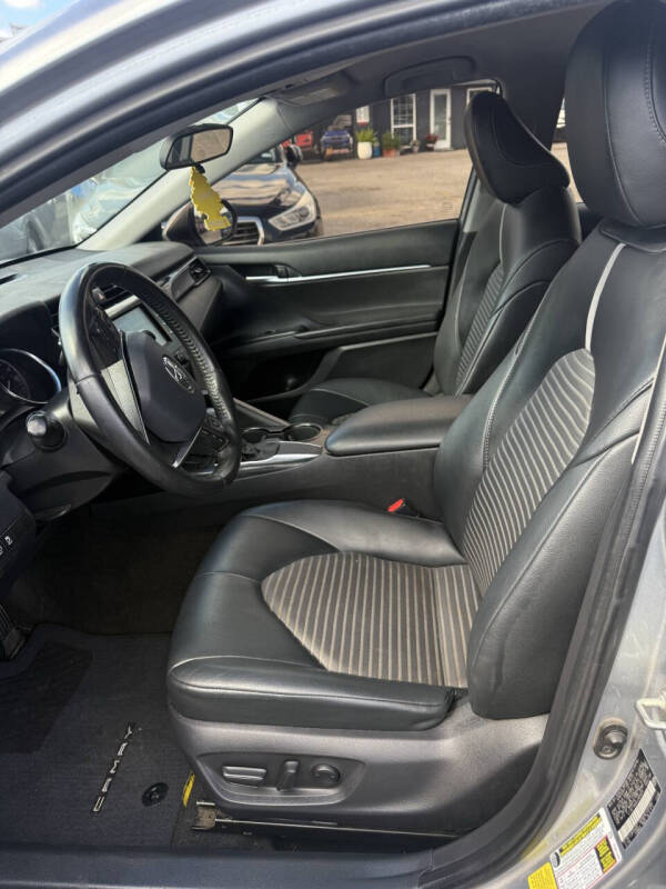 2020 Toyota Camry SE