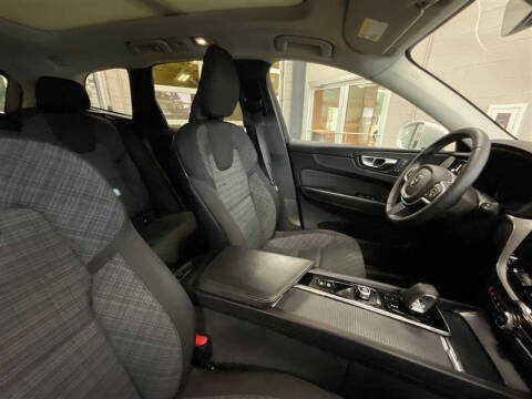 2022 Volvo XC60 B5 Momentum