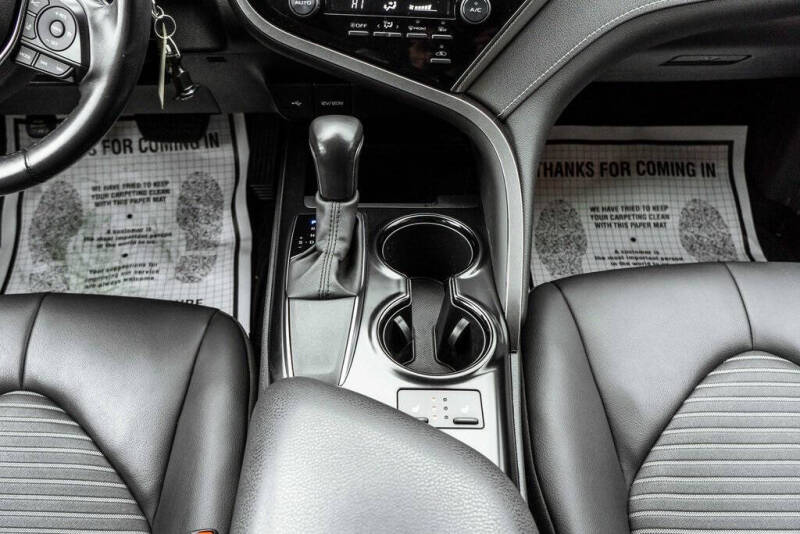 2020 Toyota Camry SE Nightshade