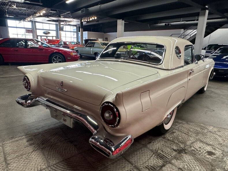 1957 Ford Thunderbird