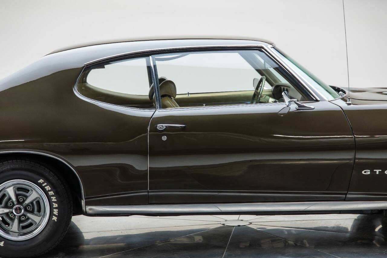 1969 Pontiac GTO 12