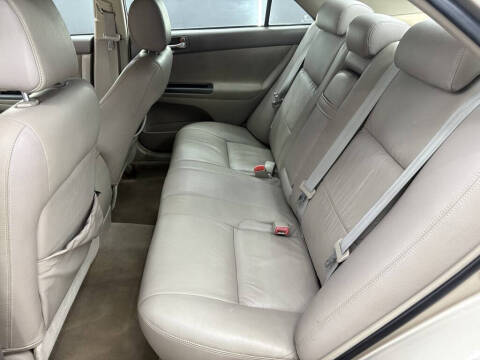 2005 Toyota Camry LE