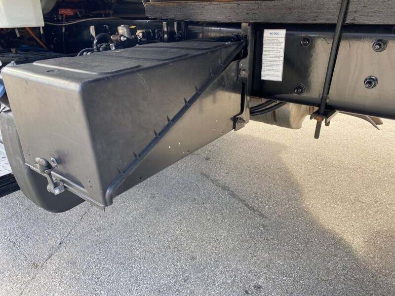 2022 Freightliner M2 106