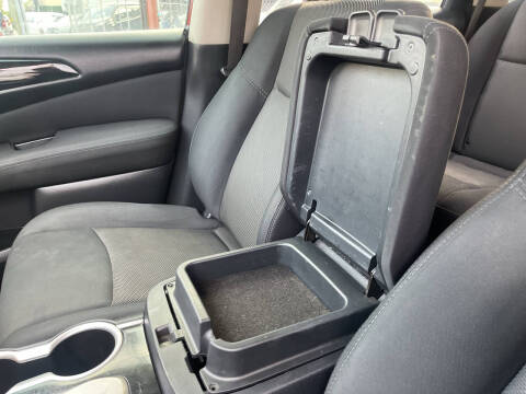 2017 Nissan Pathfinder S