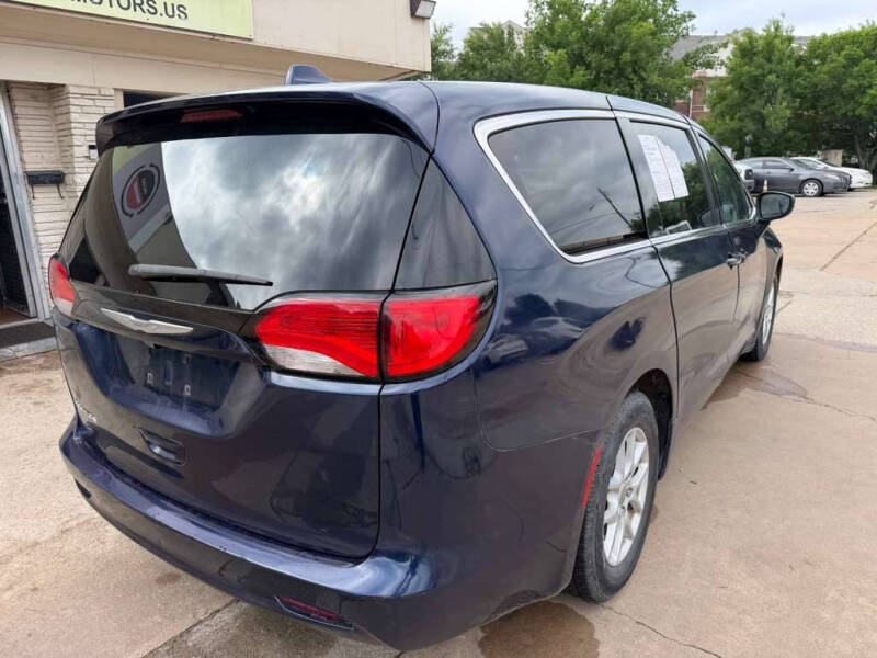 2017 Chrysler Pacifica LX