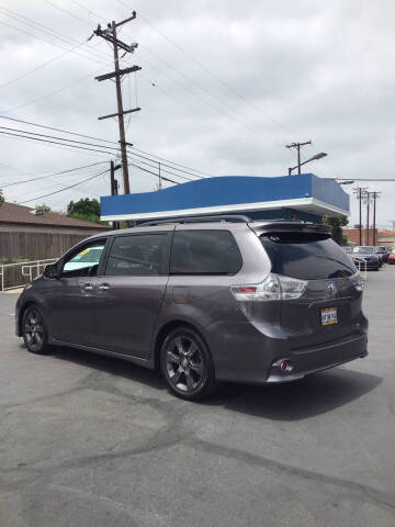 2016 Toyota Sienna SE Premium 8-Passenger