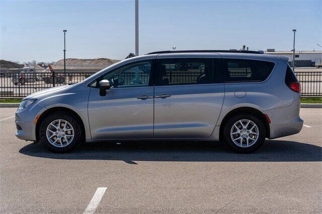 2020 Chrysler Voyager LXi