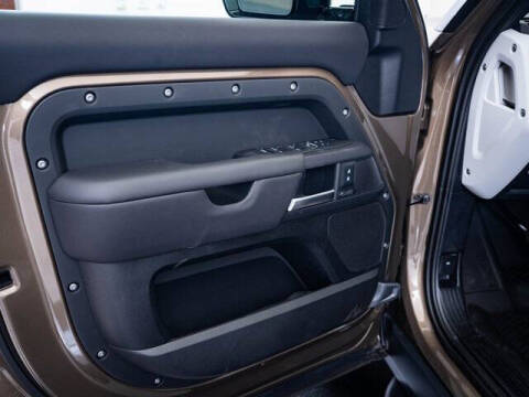 2025 Land Rover Defender 110 P500 X-Dynamic SE