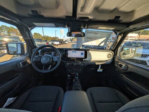 2025 Jeep Gladiator Sport S