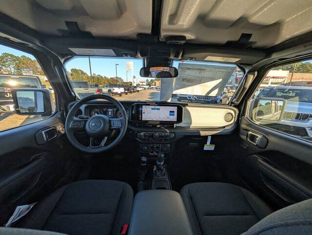 2025 Jeep Gladiator Sport S