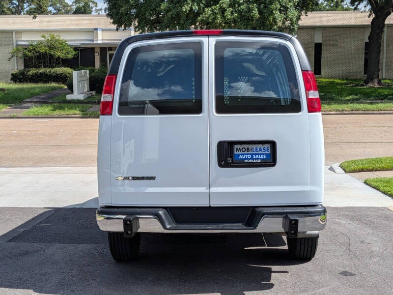 2025 Chevrolet Express 2500