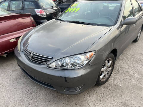 2006 Toyota Camry for sale at SCOTT HARRISON MOTOR CO in Houston TX